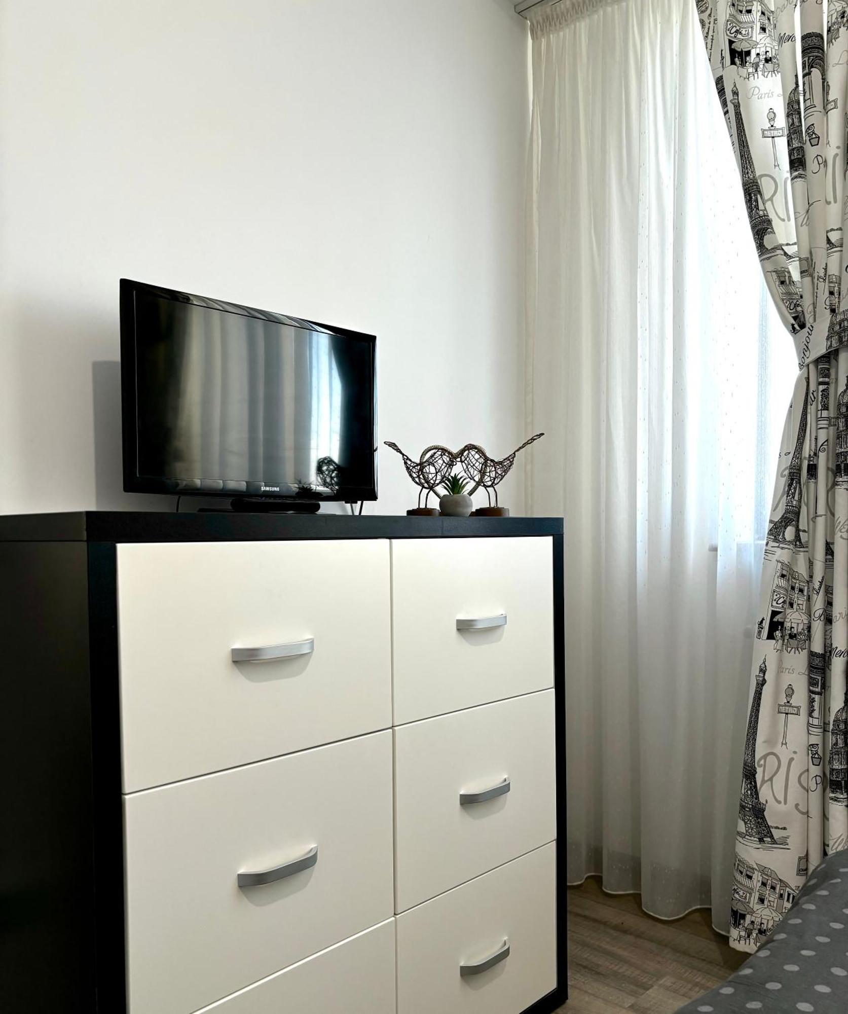 Taste Of Iasi - Two Room Apartment - Central - Sunset Touch Εξωτερικό φωτογραφία