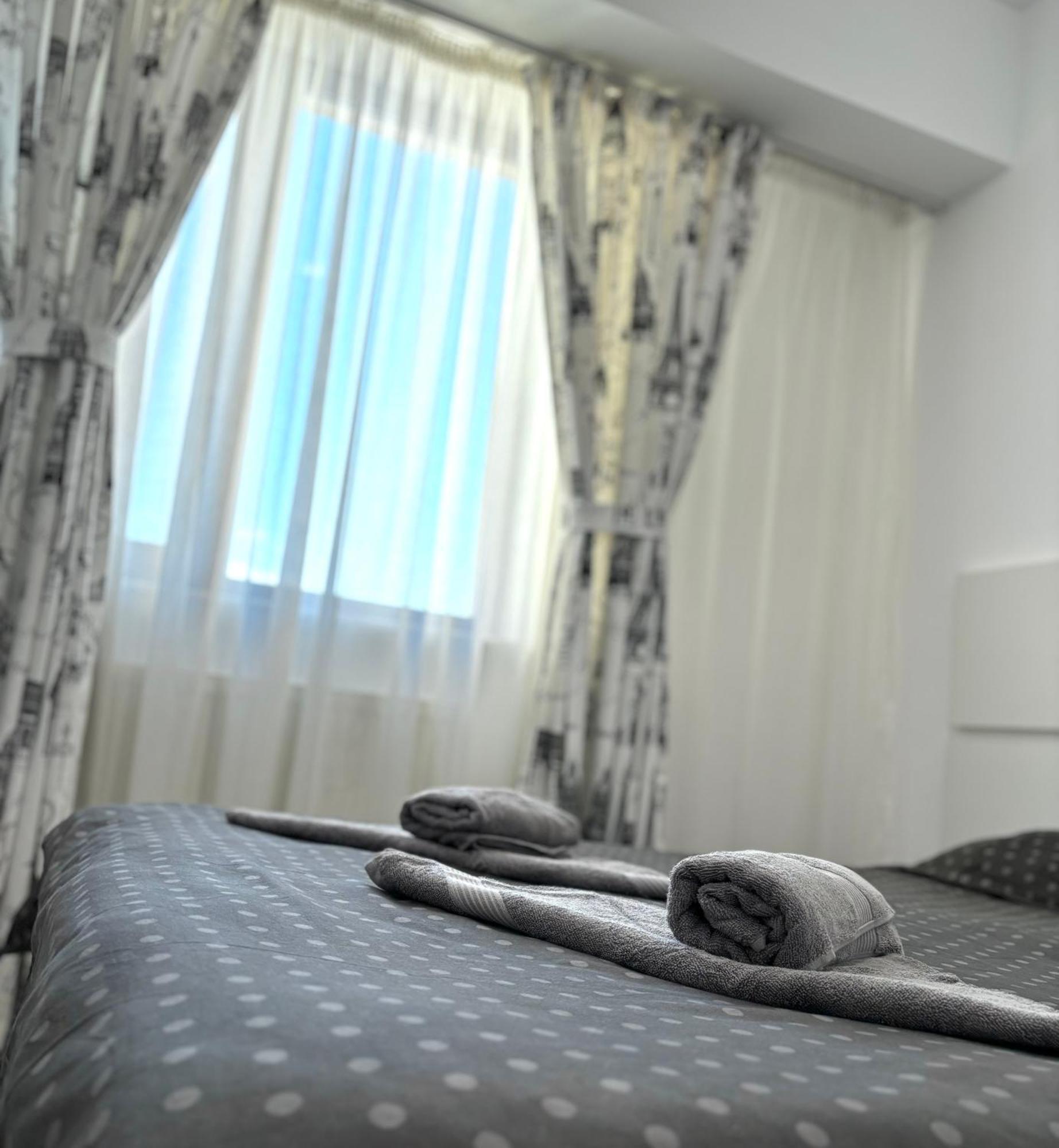 Taste Of Iasi - Two Room Apartment - Central - Sunset Touch Εξωτερικό φωτογραφία