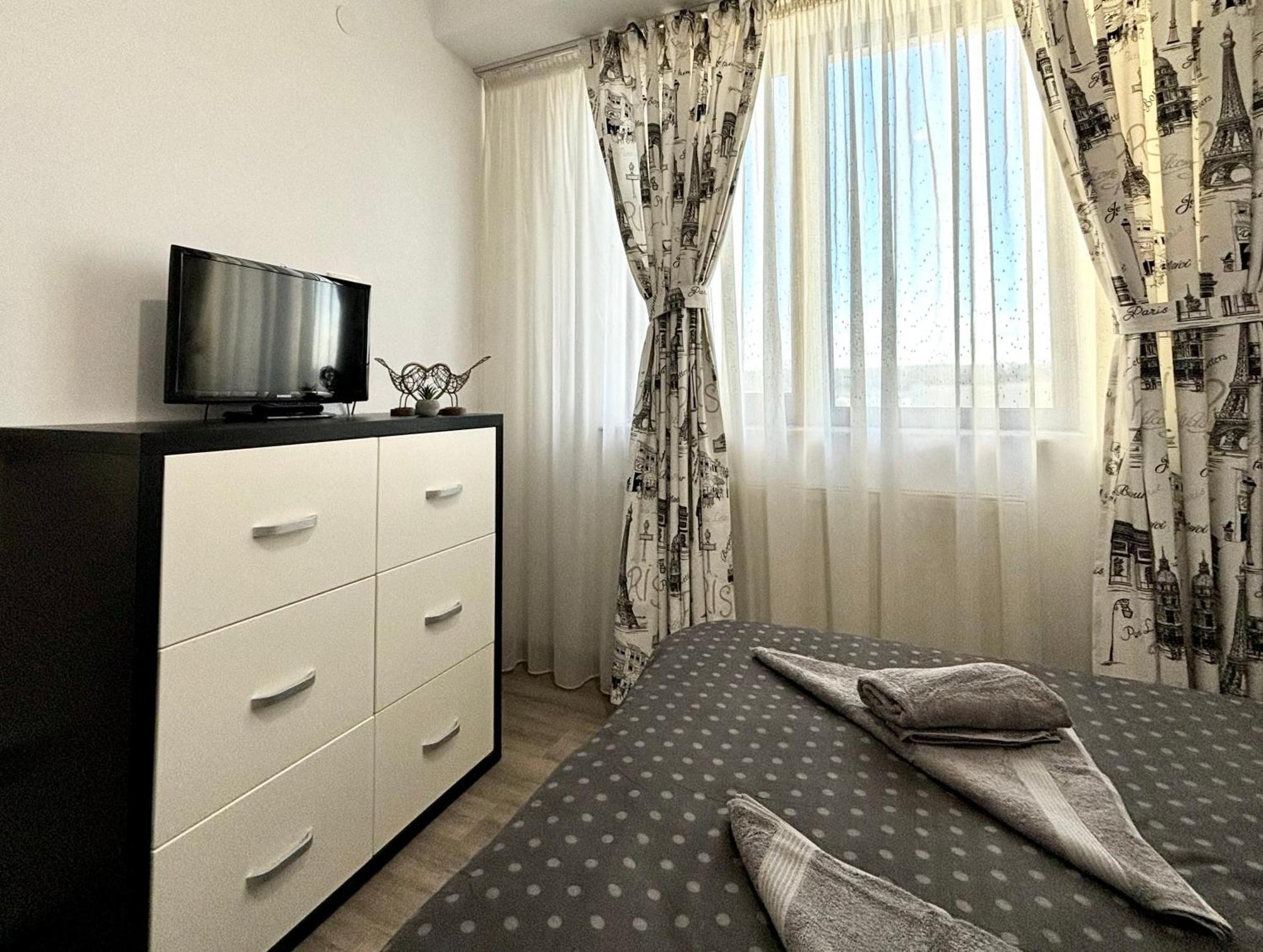Taste Of Iasi - Two Room Apartment - Central - Sunset Touch Εξωτερικό φωτογραφία
